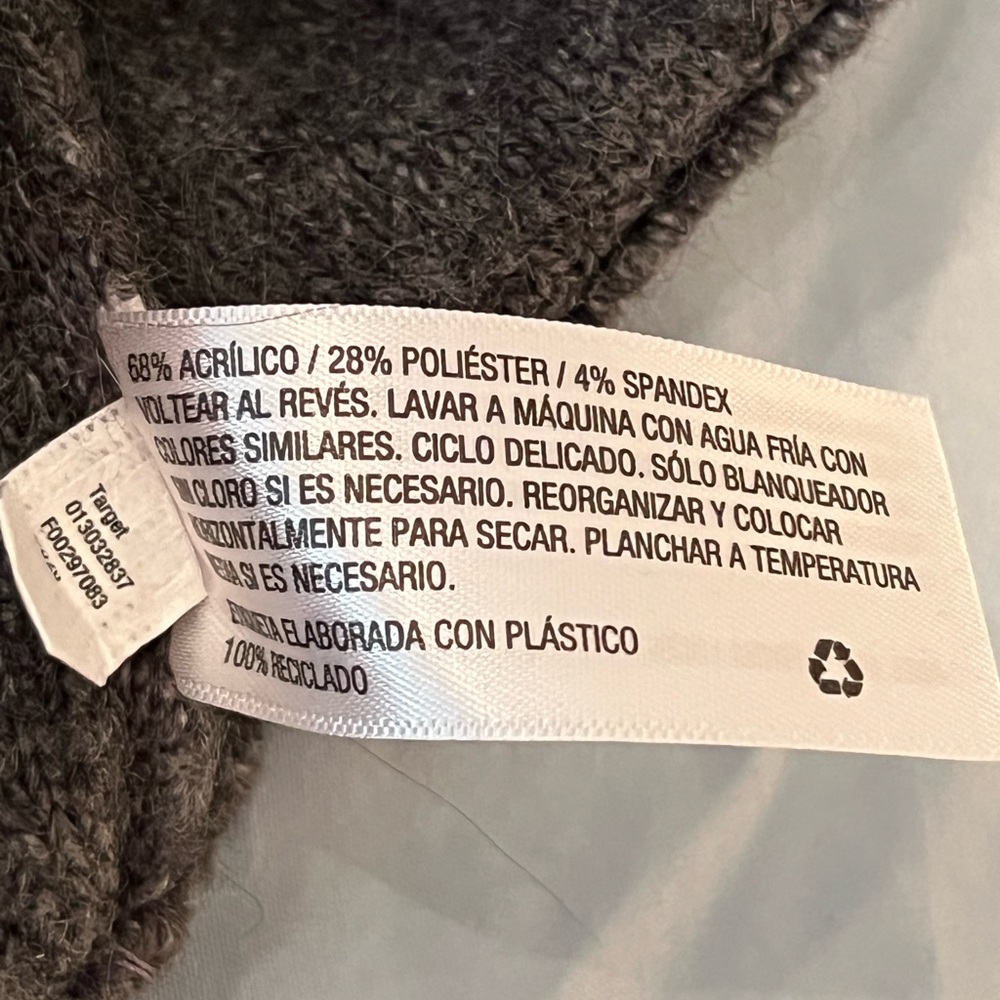 Universal Threads Sweater - Picture 3 of 3